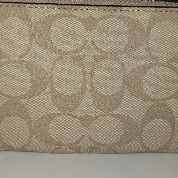 Coach Corner Zip Wristlet in Tan Raspberry Signature Canvas, SOLD OUT - Picture 3 of 5